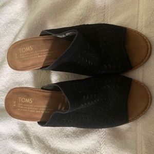 Toms Black Suede Sandals 8